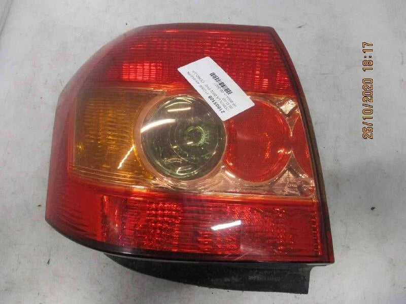 FEU ARRIERE GAUCHE - pour TOYOTA COROLLA 2002