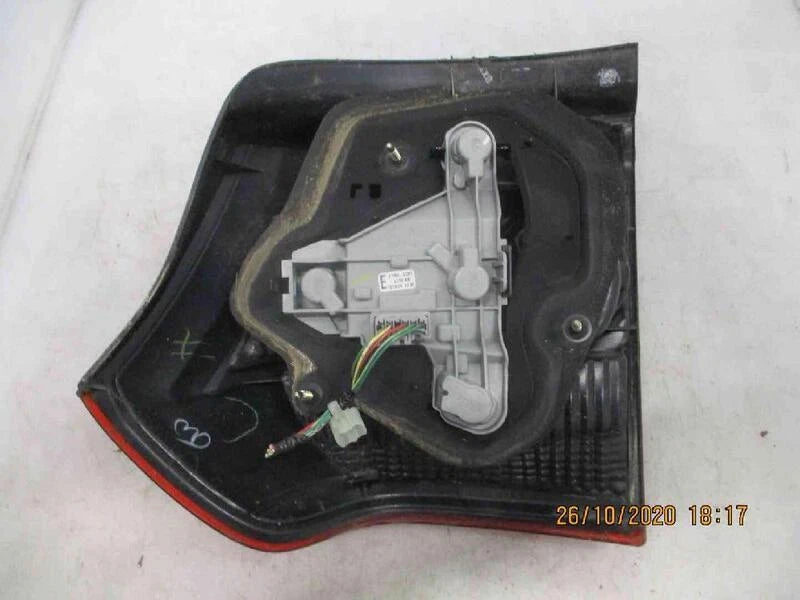 FEU ARRIERE GAUCHE - pour TOYOTA COROLLA 2002