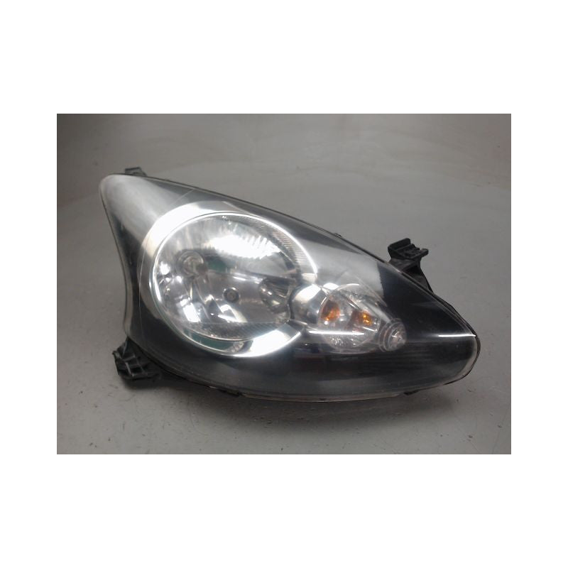 PHARE DROIT TOYOTA AYGO